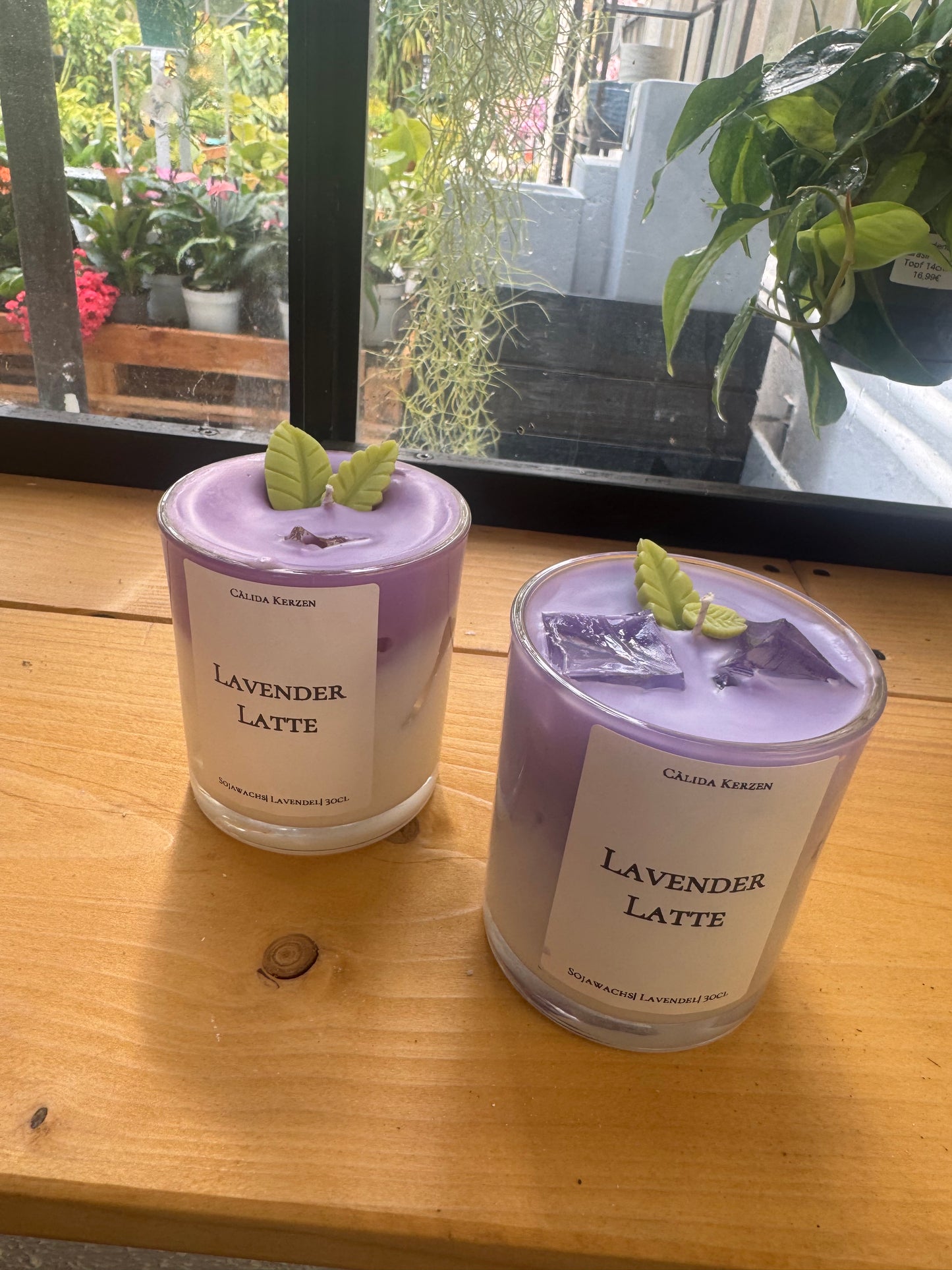 Lavender Latte Dessertkerze – handgegossene Sojawachs-Kerze mit Lavendelduft
